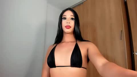 keily_london online show from 04.30.26