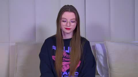 Snapshot of keiraace chatting on 02.05.25 Keira online show from 02.05.25