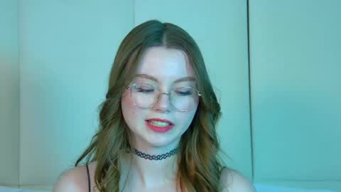 Snapshot of keiraace chatting on 02.21.25 Keira online show from 02.21.25