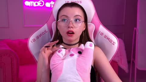 Snapshot of keiraace chatting on 02.23.25 Keira online show from 02.23.25