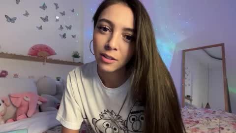 Snapshot of keirasworld chatting on 03.25.26 keira online show from 03.25.26