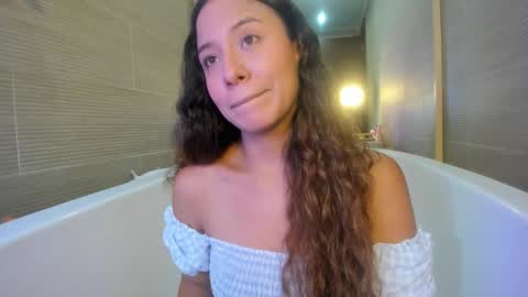 keiry_gonzalez11_aws online show from 09.21.25