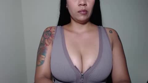 Keisha Thomson  online show from 05.26.26
