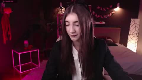 Snapshot of keke_pallmer chatting on 10.31.25 Rina online show from 10.31.25