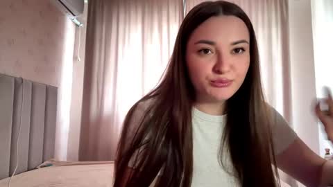 Molly online show from 04.14.26