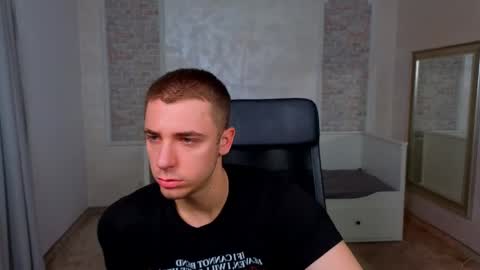 Snapshot of kellenwest chatting on 05.17.26 KellenWest online show from 05.17.26