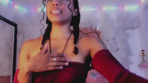 kelly__thomson online show from 01.05.25