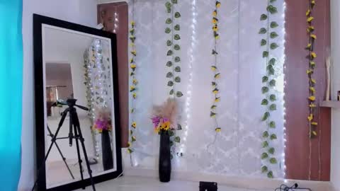 kelly__thomson online show from 04.05.26