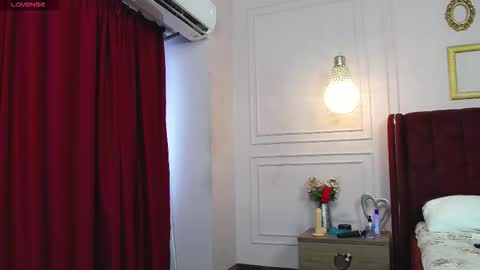 Snapshot of kelly_bliss chatting on 10.07.25 Kelly online show from 10.07.25