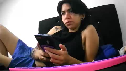 Snapshot of kelly_queenpussy chatting on 11.17.25 KEY online show from 11.17.25