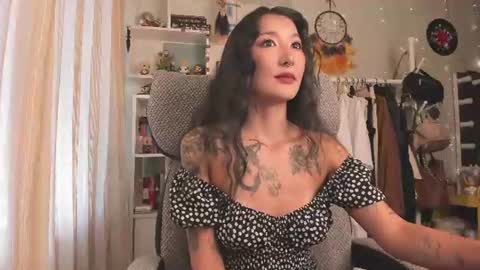 Snapshot of kellyasian chatting on 07.17.26 Leia online show from 07.17.26
