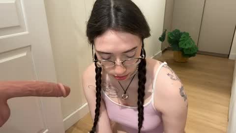 Snapshot of kellyberry__ chatting on 03.20.26 Kelly online show from 03.20.26