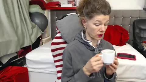 Snapshot of kellynumber chatting on 02.20.26 kelly online show from 02.20.26