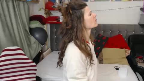 Snapshot of kellynumber chatting on 02.21.26 kelly online show from 02.21.26