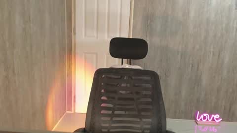 KELLY MCDOLEN online show from 01.29.25