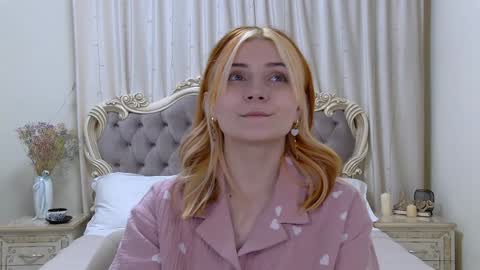 Kelly Stoneys online show from 02.05.25