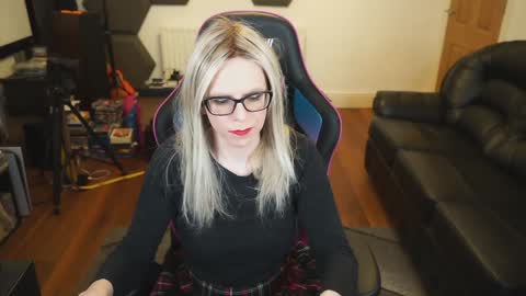 Snapshot of kelseycobalt chatting on 12.14.24 kelseycobalt online show from 12.14.24