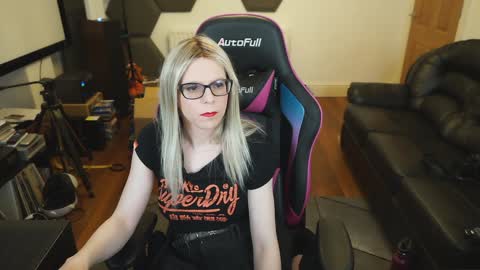 Snapshot of kelseycobalt chatting on 01.28.25 kelseycobalt online show from 01.28.25