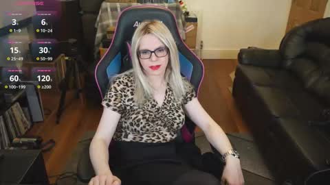 Snapshot of kelseycobalt chatting on 10.11.25 kelseycobalt online show from 10.11.25