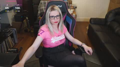 Snapshot of kelseycobalt chatting on 10.17.25 kelseycobalt online show from 10.17.25