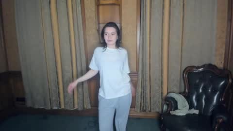 Snapshot of kemberlyrobeza chatting on 05.15.26 Lina online show from 05.15.26