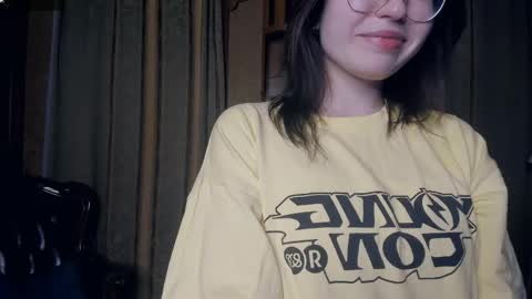 Snapshot of kemberlyrobeza chatting on 05.19.26 Lina online show from 05.19.26
