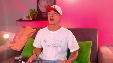   online show from 04.10.26