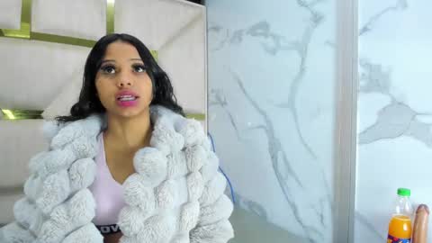 Snapshot of kendall69__ chatting on 11.04.25 kendall69__ online show from 11.04.25