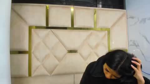 Snapshot of kendall69__ chatting on 11.18.25 kendall69__ online show from 11.18.25