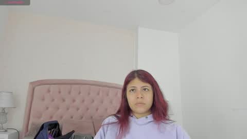 Snapshot of kendall__fox chatting on 10.01.25 Kendall online show from 10.01.25