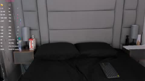 kendall_evanss_ online show from 09.15.25