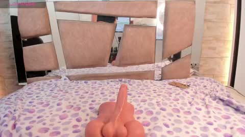 kendall online show from 04.23.26