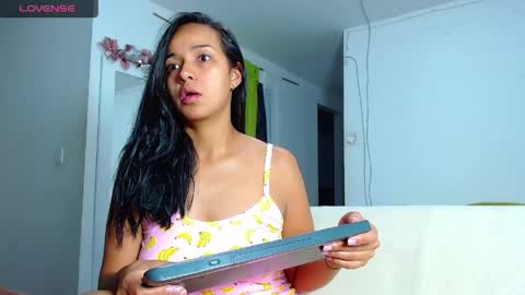 Snapshot of kendall_honea chatting on 04.04.26 kendall online show from 04.04.26