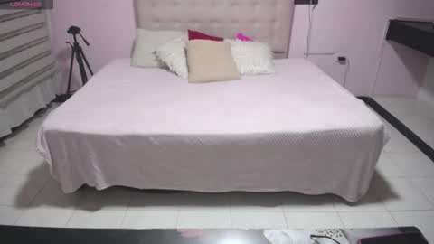 kendall_rossii_ online show from 12.14.25