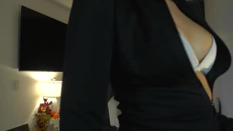 Andrea online show from 10.21.25