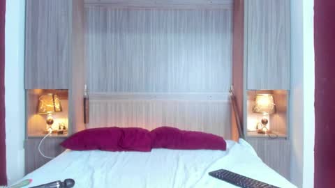 Kendal online show from 02.08.25