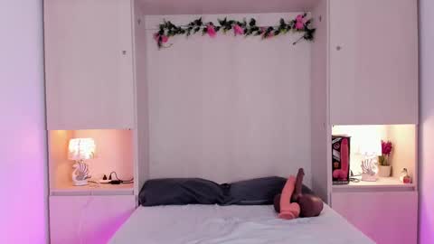 Kendal online show from 09.23.25