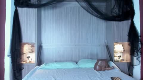 Kendal online show from 02.12.26