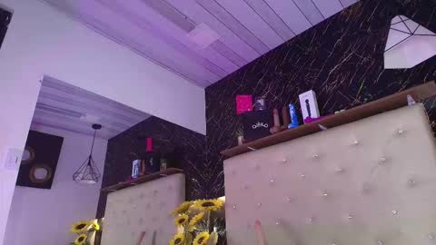 Kendall online show from 10.15.25