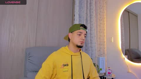 Snapshot of kendel_dimitri chatting on 11.05.25 kendel_dimitri online show from 11.05.25