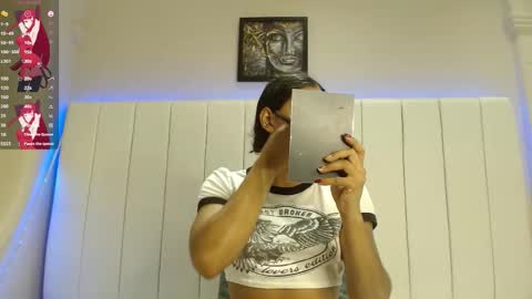 Snapshot of kendra_lux1 chatting on 11.01.25 kendra_lux1 online show from 11.01.25