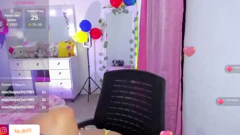 Snapshot of kendra_yul chatting on 06.17.26 Yul online show from 06.17.26