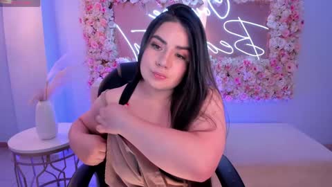 Snapshot of kendraclark_ chatting on 04.03.26 K E N D R A online show from 04.03.26
