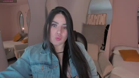 Snapshot of kendraclark_ chatting on 04.09.26 K E N D R A online show from 04.09.26
