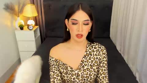 Snapshot of kendrahunter_____ chatting on 03.05.25 Kendra online show from 03.05.25