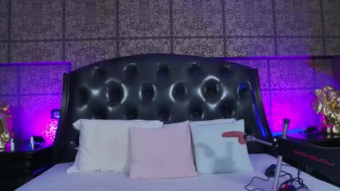 Snapshot of kendramaxx_ chatting on 02.17.26 Alina online show from 02.17.26