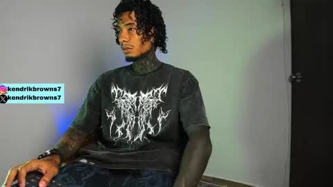 Snapshot of kendrik_brown chatting on 09.11.25 kendrick brown online show from 09.11.25