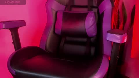 kenia_thompsom01 online show from 04.17.26