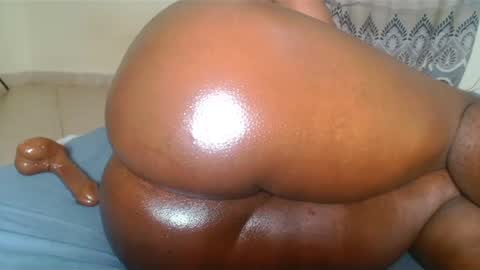 Snapshot of kenna_ass chatting on 12.12.24 Kenia online show from 12.12.24