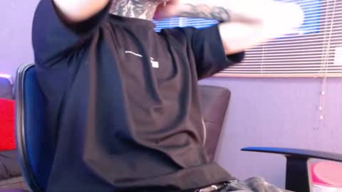 Snapshot of kenny__hot chatting on 11.24.25 kenny online show from 11.24.25